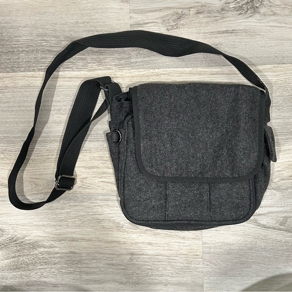 American Eagle Outfitters Gray Wool Felt Medium Crossbody Purse Shoulder Bag